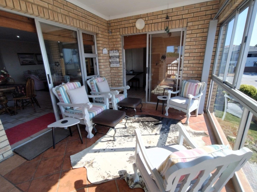 5 Bedroom Property for Sale in Wavecrest Eastern Cape